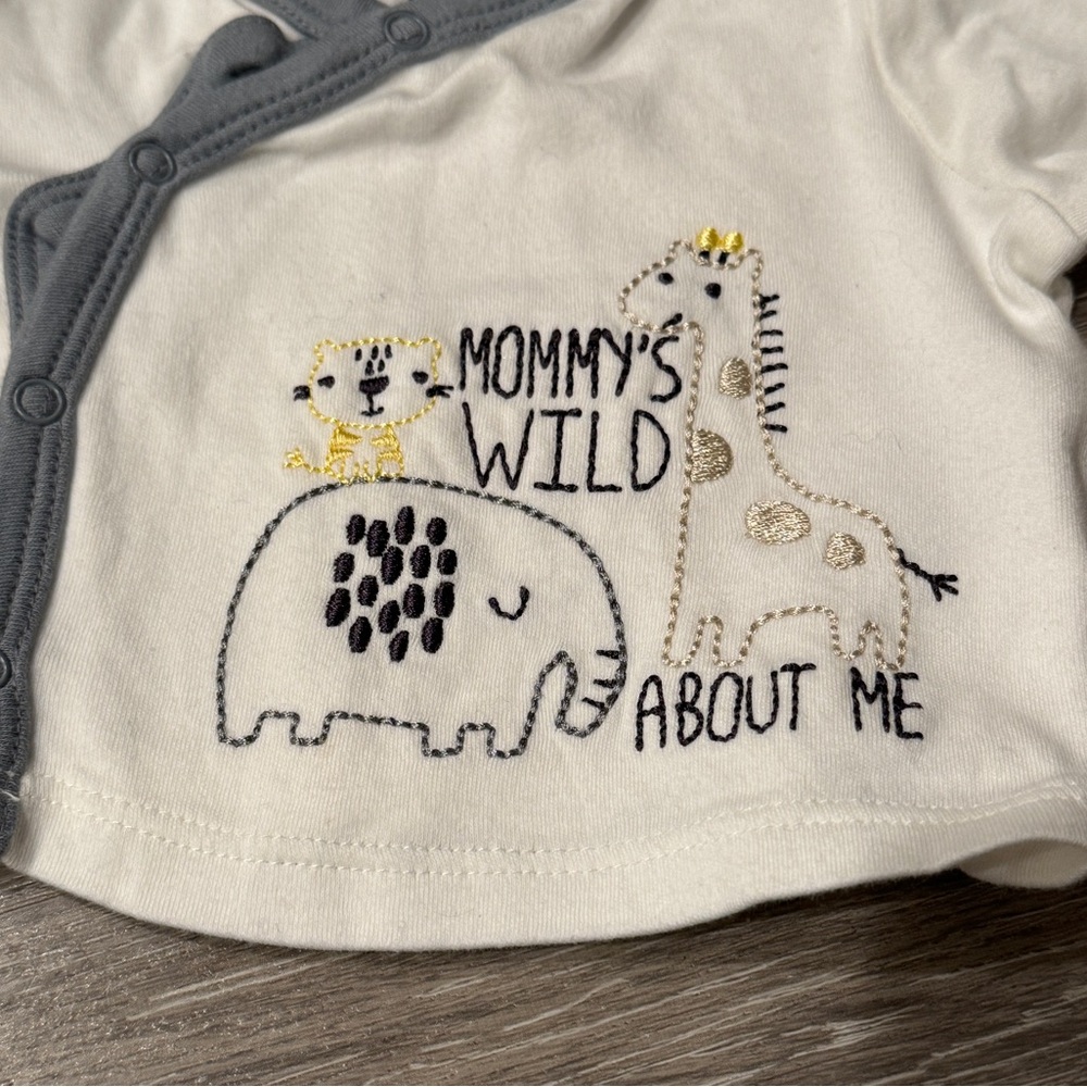 GERBER ORGANIC COTTON BABY NEWBORN BUTTON TOP SHIRT "MOMMY'S WILD ABOUT ME"